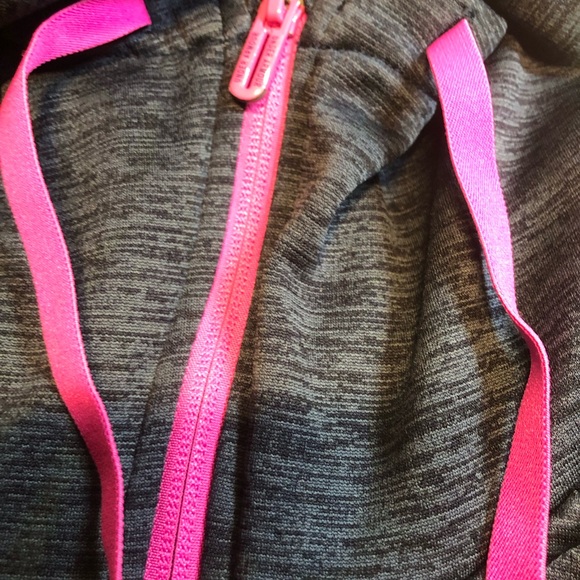 Under Armour Loose fit cold gear full zip hoodie Women’s Small - Picture 4 of 10